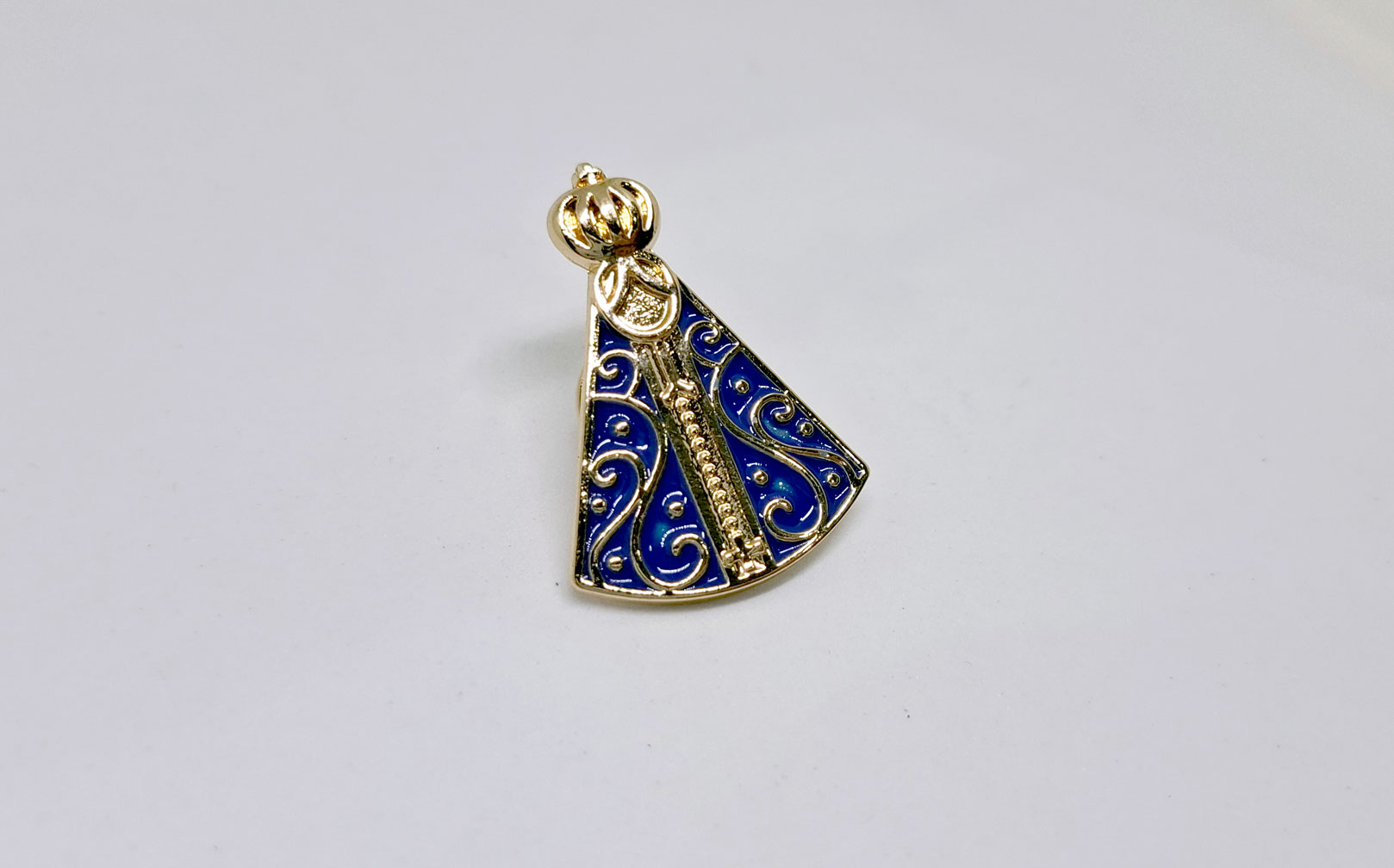 20250825_222548 Pin, Boton, Broche - Nossa Senhora Aparecida Azul e Dourado - Imagem 1