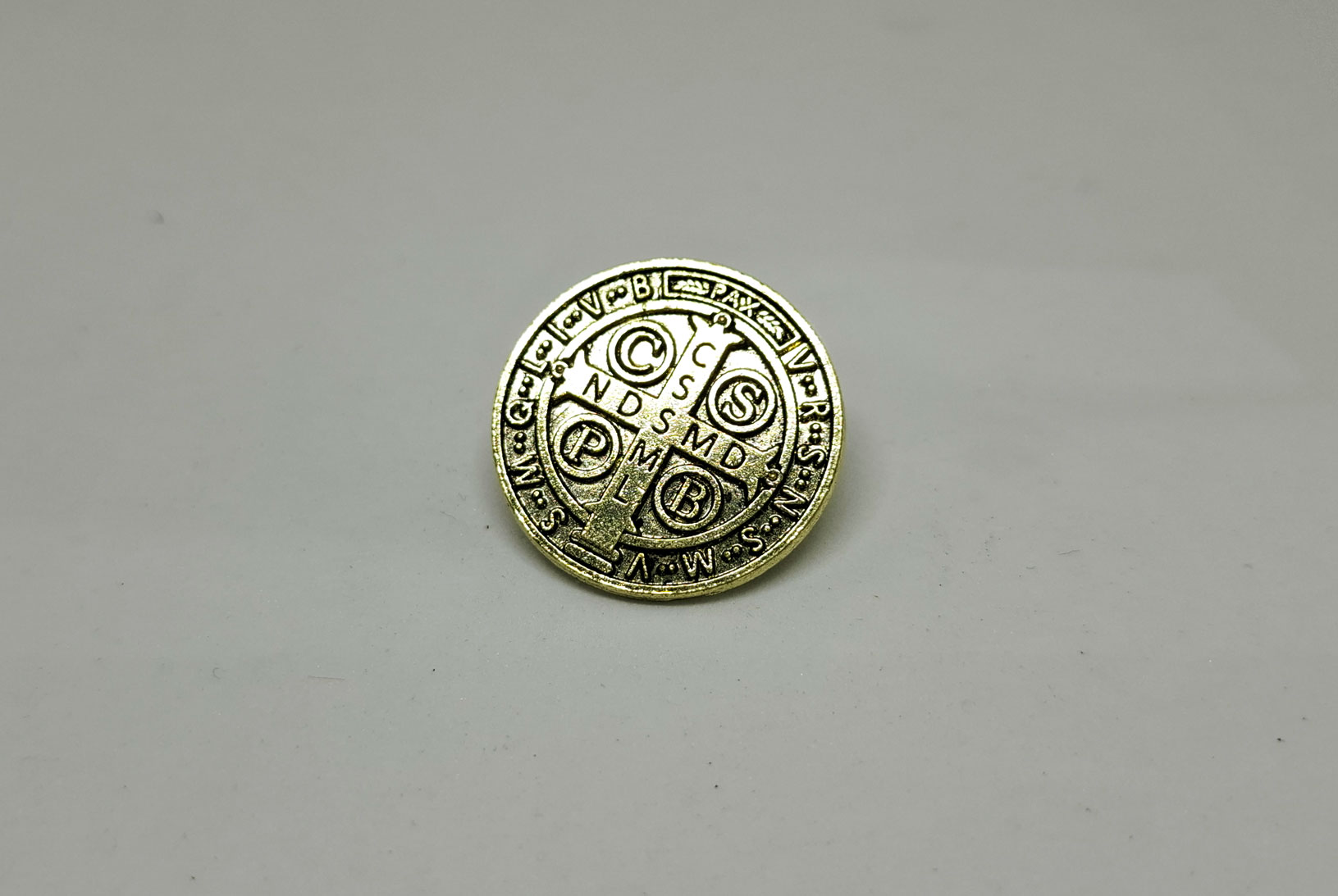 20250825_222735 Pin, Boton, Broche - São Bento - Dourado - Imagem 1