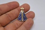 Pin, Boton, Broche - Nossa Senhora Aparecida Azul e Dourado - Imagem 6