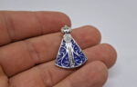 Pin, Boton, Broche - Nossa Senhora Aparecida Azul e Prata - Imagem 6