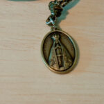 Cordão com pingente de Nossa senhora Aparecida e Catedral - Oval - Imagem 6