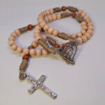 Terço em Paracord - Maria - Caqui Branco