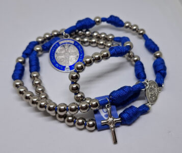 Terço em Paracord - São Bento - Azul/Prata - Imagem 2