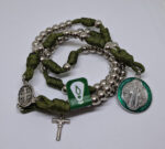 Terço em Paracord - São Bento - Verde/Prata - Imagem 2